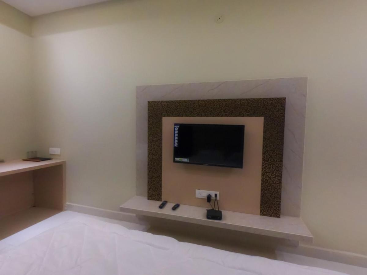 Hotel Meenakshi Hoshangabad Extérieur photo