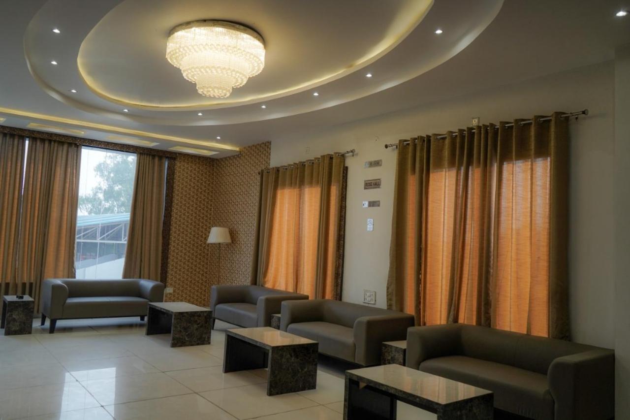 Hotel Meenakshi Hoshangabad Extérieur photo